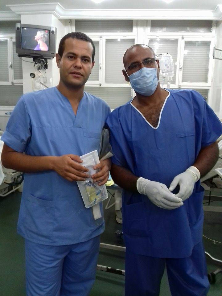 Sefyu e un collega in una rianimazione a Tunisi