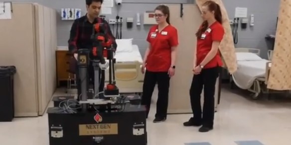 infermieri e robot sanitari