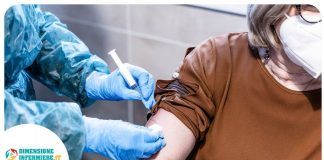 Licenziati senza preavviso gli infermieri che fingevano di vaccinare a Napoli